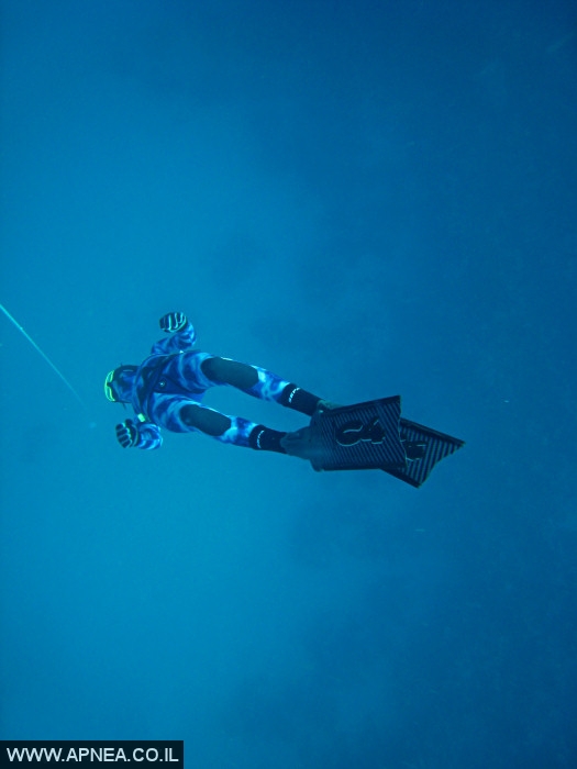 צלילה חופשית בראש של נלסון - עם עידן, דן ושחף - ניסוי כלים ל-C4 - 004