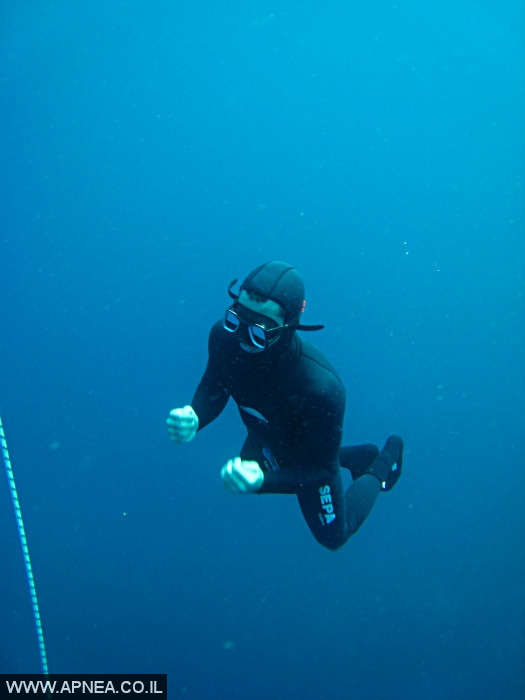 צלילה חופשית בראש של נלסון - עם עידן, דן ושחף - ניסוי כלים ל-C4 - 007